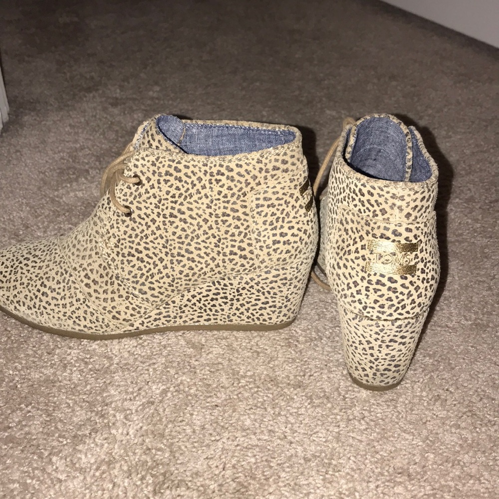 Toms leopard wedges